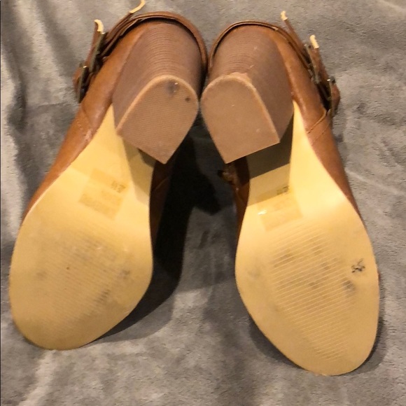 Wild Diva Brown booties size 6.5 too cute! - Picture 5 of 6